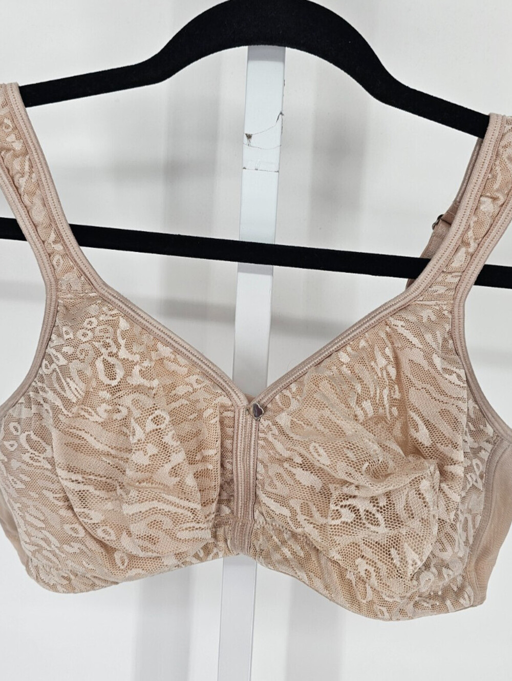 Breezies Womens Sz 38D Lightly Lined Full Figure T Shirt Bra Beige Lace Print
